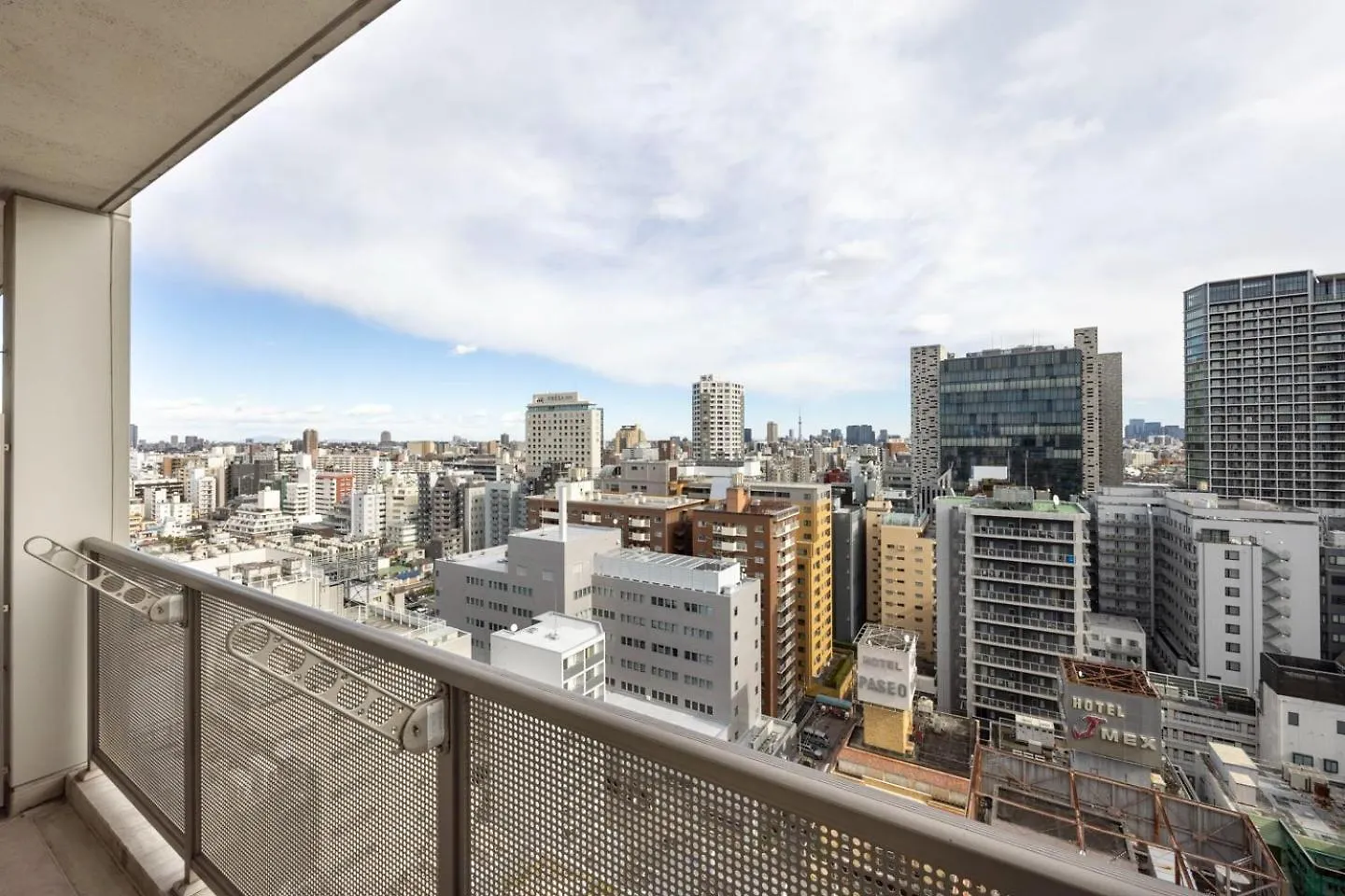 Puraz Tower Higashi-Shinjuku Apartment Tokyo Japan
