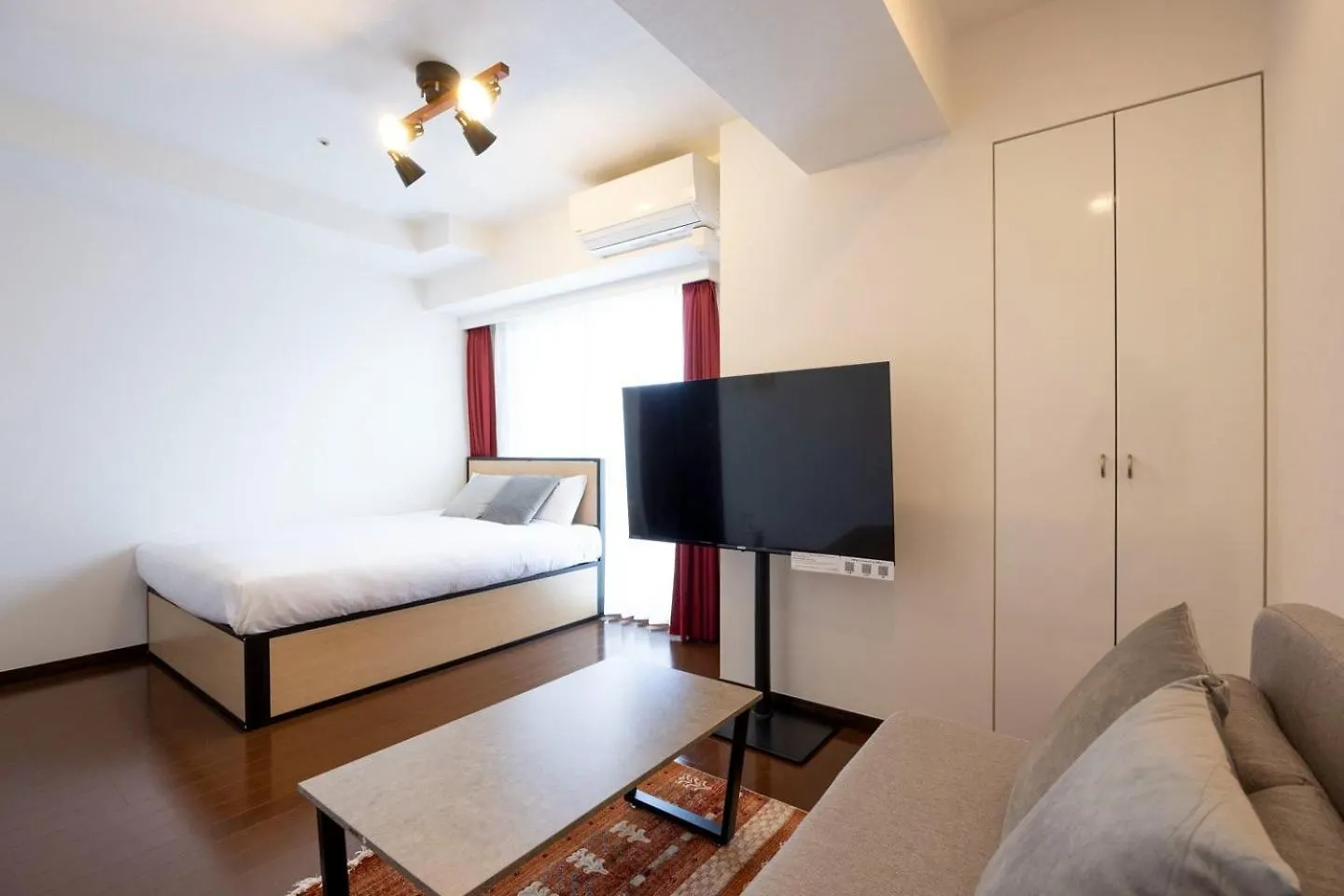 Puraz Tower Higashi-Shinjuku Apartment Tokyo 0*,  Japan