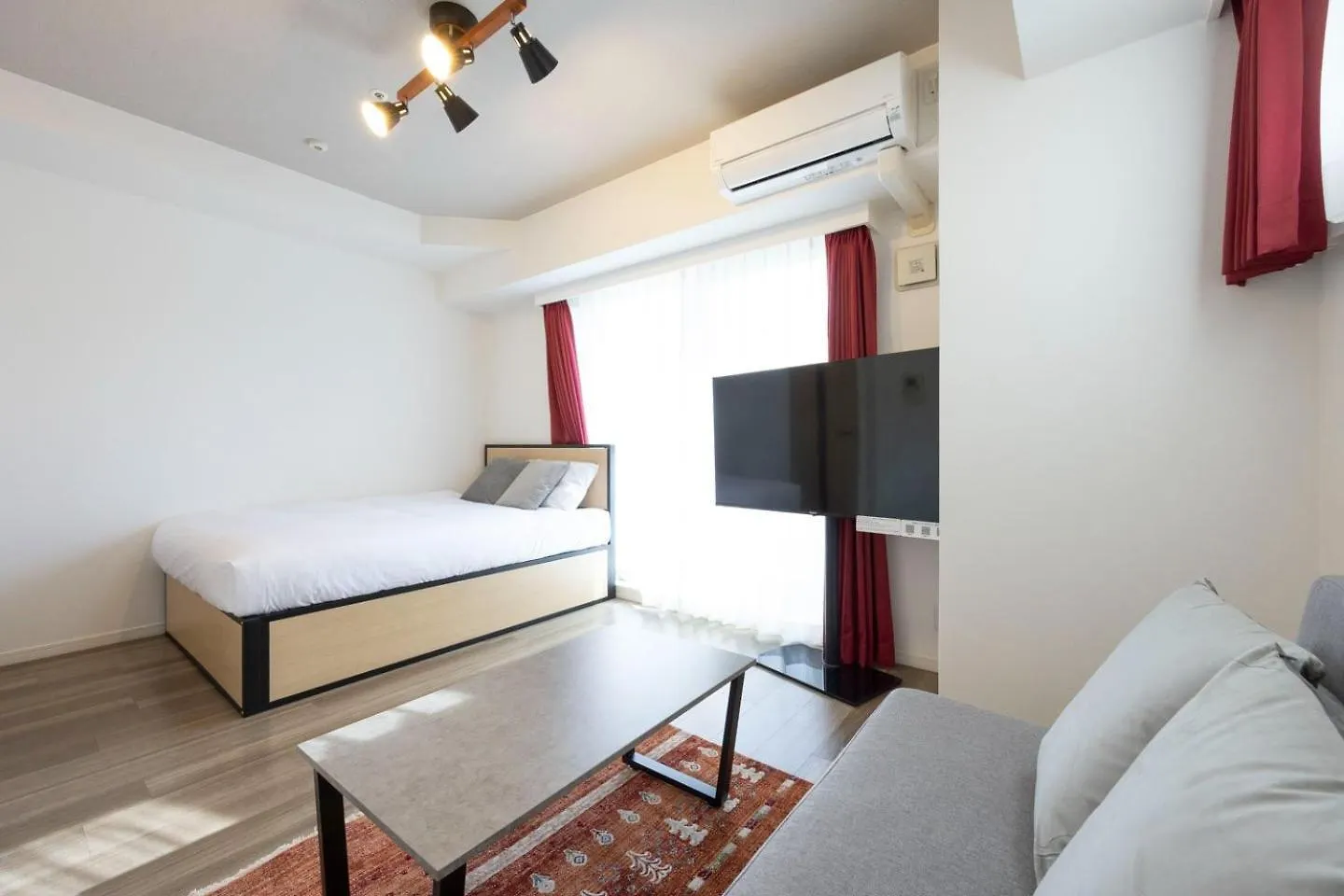 Puraz Tower Higashi-Shinjuku Apartment Tokyo